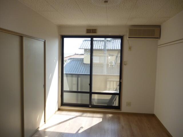 物件内観写真8　(洋室)