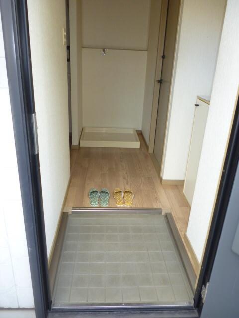 物件内観写真11　(玄関)