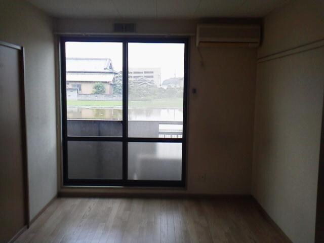 物件内観写真2　(洋室)