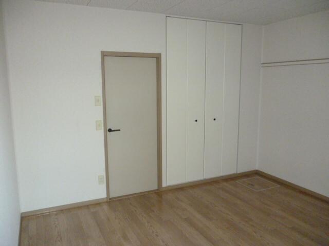 物件内観写真4　(洋室)