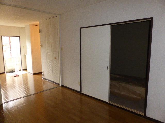 物件内観写真3　(洋室)