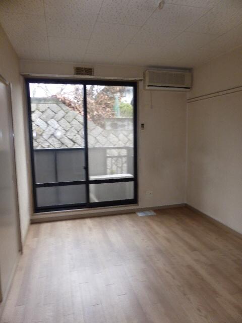 物件内観写真3　(洋室)