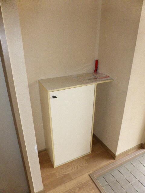 物件内観写真10　(玄関)