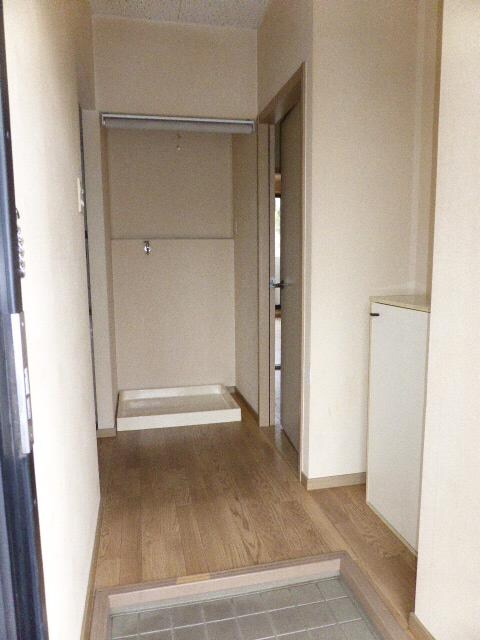 物件内観写真11　(玄関)