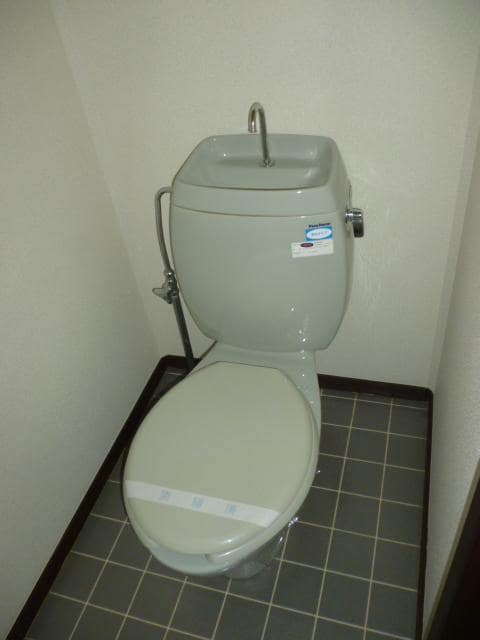 物件内観写真6　(トイレ)