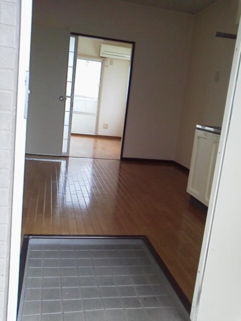 物件内観写真11　(玄関)