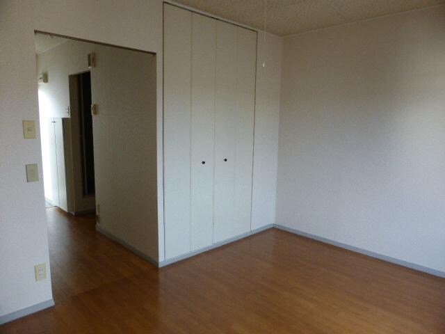 物件内観写真3　(洋室)