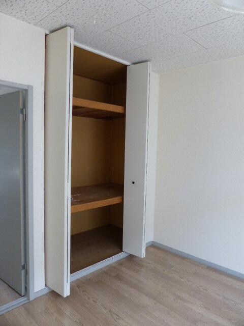 物件内観写真7　(収納)