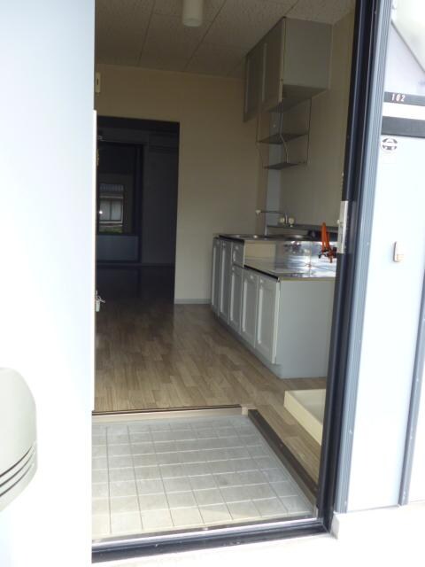 物件内観写真4　(玄関)