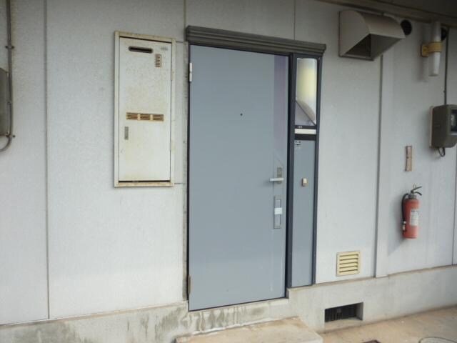 物件内観写真5　(玄関ドア)