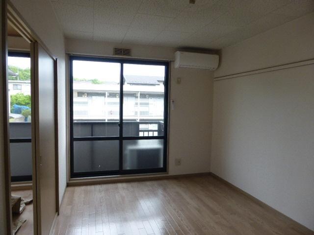 物件内観写真2　(洋室)