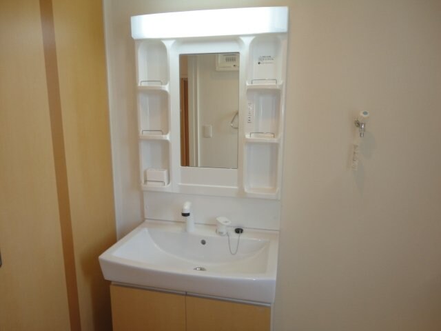 物件内観写真15　(洗髪洗面化粧台)