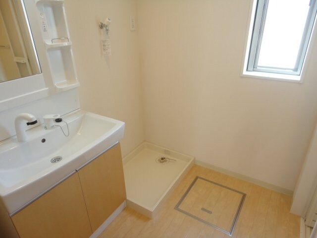 物件内観写真26　(洗濯機置場)