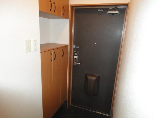 物件内観写真28　(玄関)