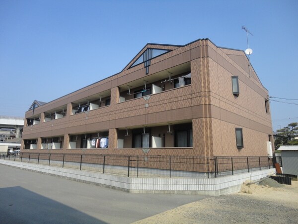 駐車場(外観写真（昼）)