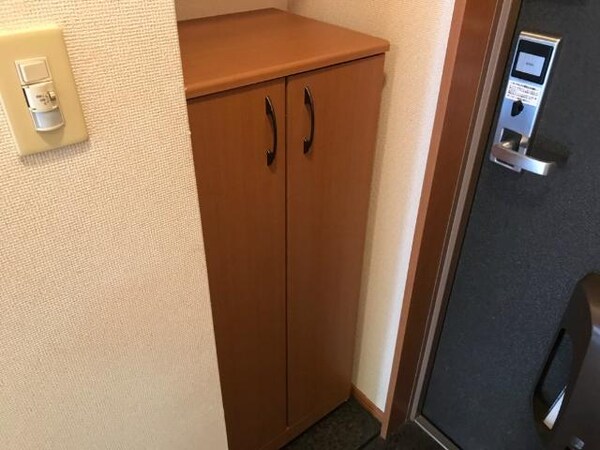 玄関(玄関（下駄箱）)