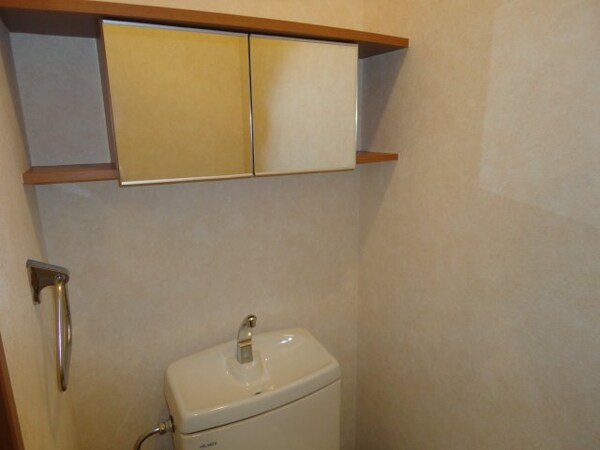 トイレ(トイレ戸棚)