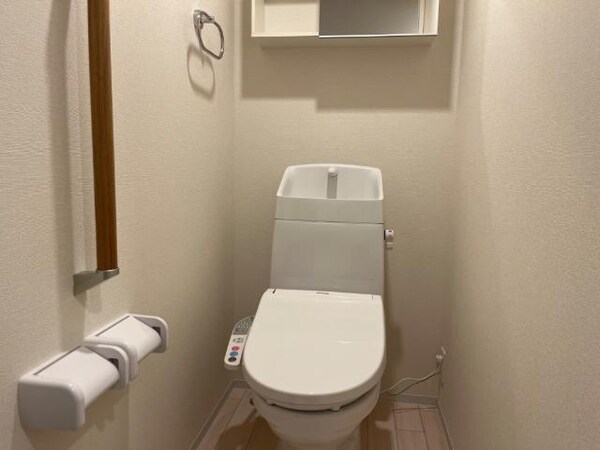 トイレ(シャワー付トイレ)