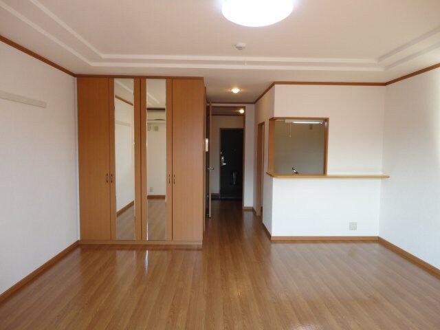 物件内観写真3　(洋室)