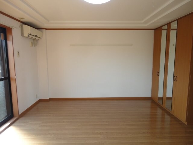 物件内観写真17　(洋室)