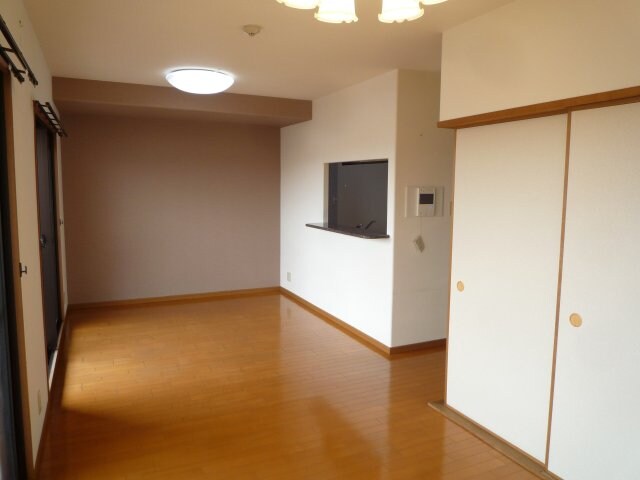 物件内観写真9　(おしゃれなリビングです)