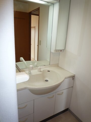 物件内観写真16　(独立洗面台です)