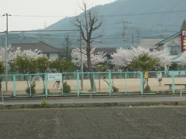 周辺環境(新涯町4丁目公園まで200ｍ)