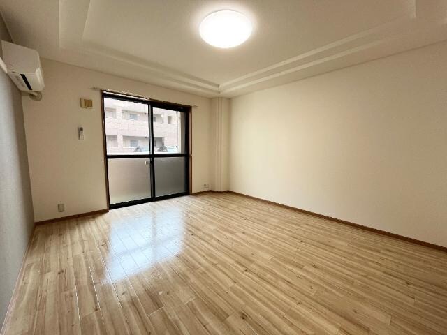 物件内観写真15　(洋室)