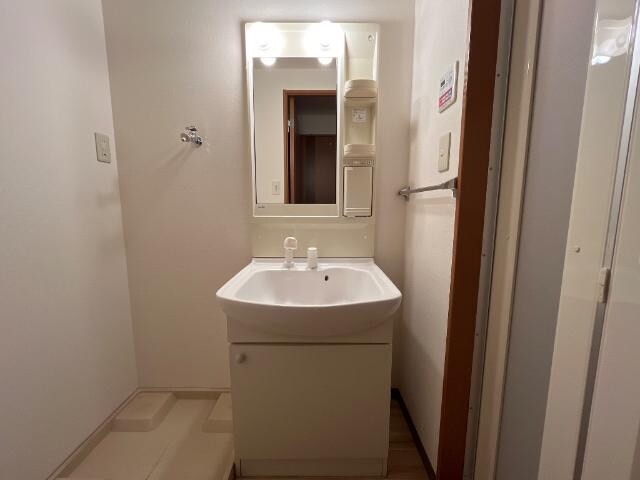物件内観写真16　(洗髪洗面化粧台)