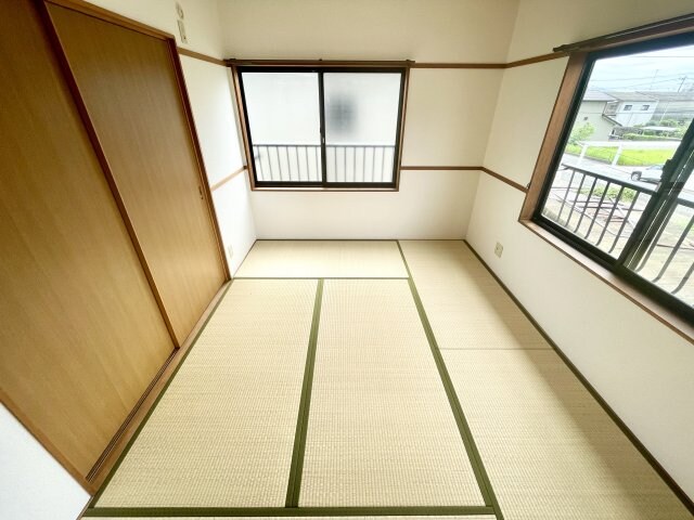 物件内観写真7　(2階和室)