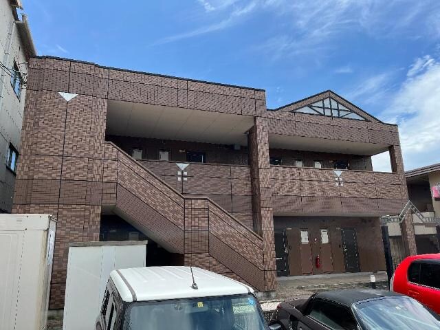 物件外観写真2　(外観写真（昼）)