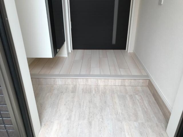 物件内観写真24　(玄関)