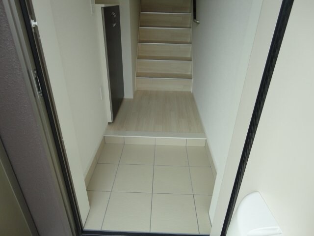 物件内観写真17　(玄関)