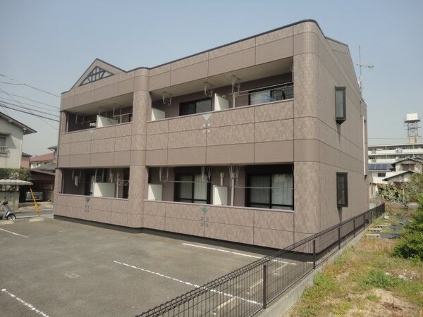 駐車場(外観写真（昼）)