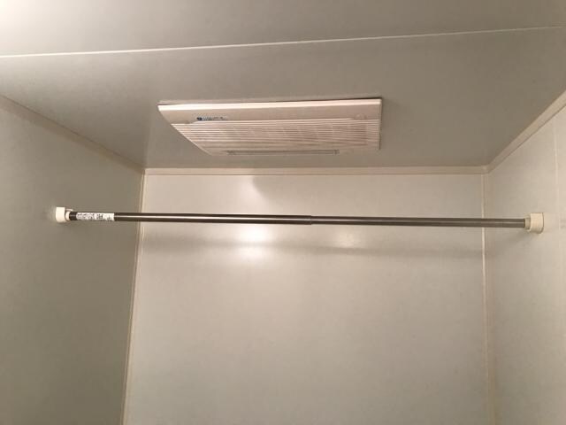 物件内観写真25　(暖房付浴室換気扇)