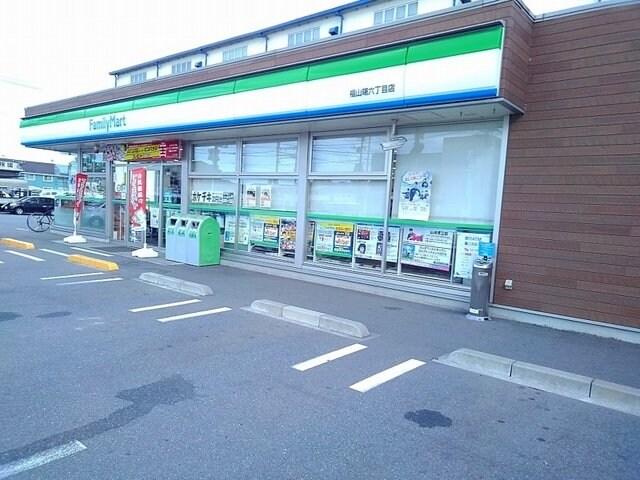 物件外観写真6　(ファミリーマート福山曙6丁目店まで500m)