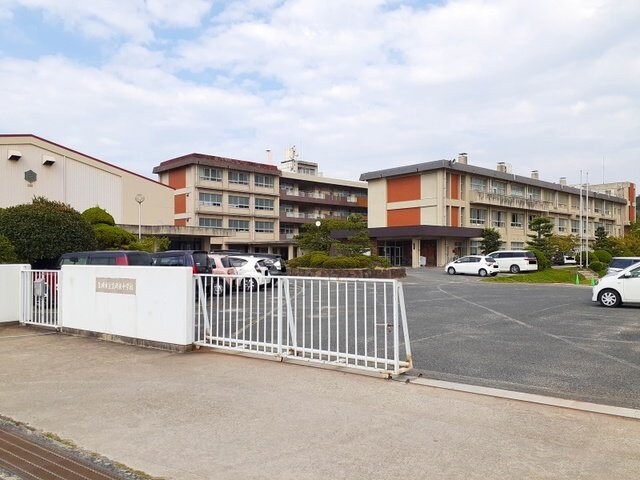 物件外観写真8　(笠岡東中学校まで1130m)