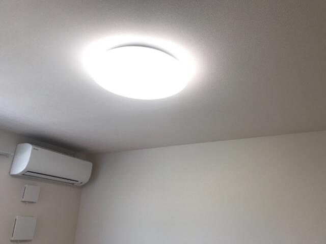 物件内観写真18　(照明器具)