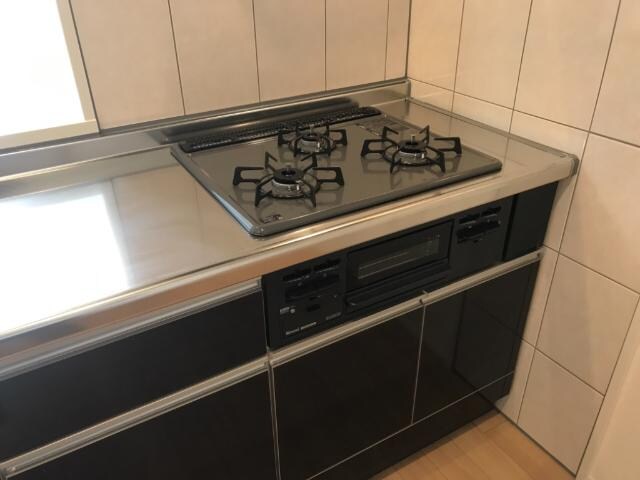 物件内観写真23　(３口コンロ)