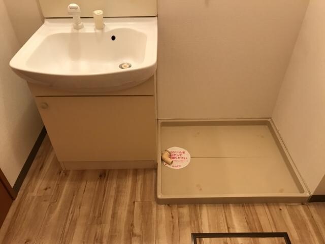 物件内観写真19　(洗濯機置場)