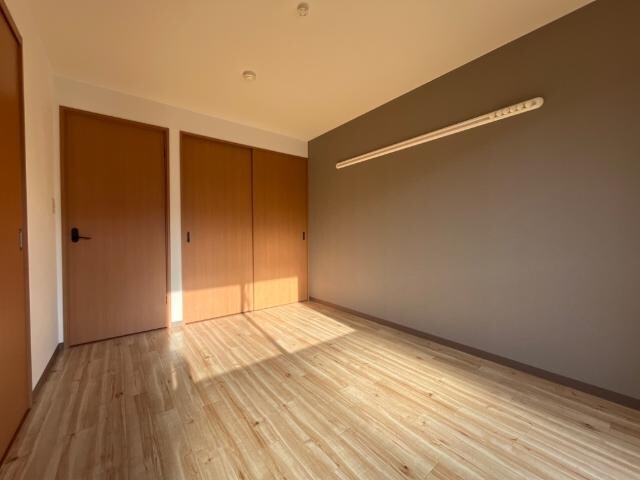 物件内観写真8　(洋室)