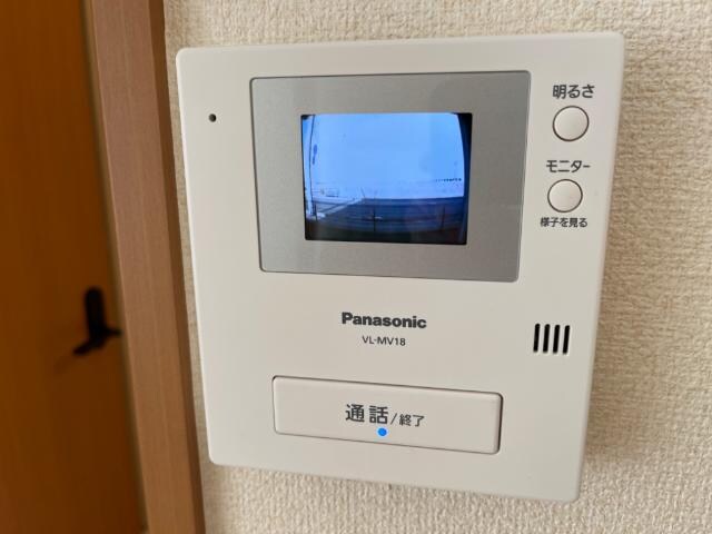 物件内観写真19　(カメラ付インターホン)