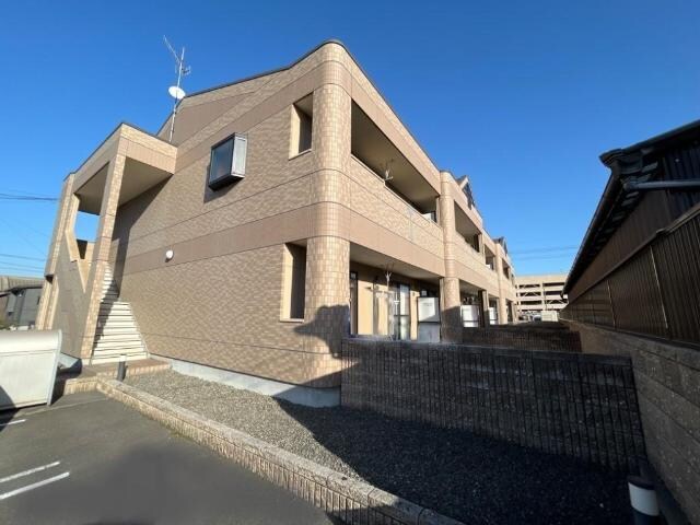 物件外観写真2　(外観写真（昼）)