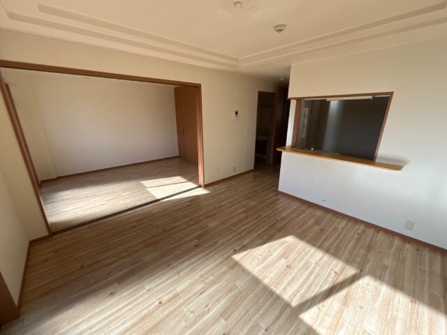 物件内観写真4　(リビング)