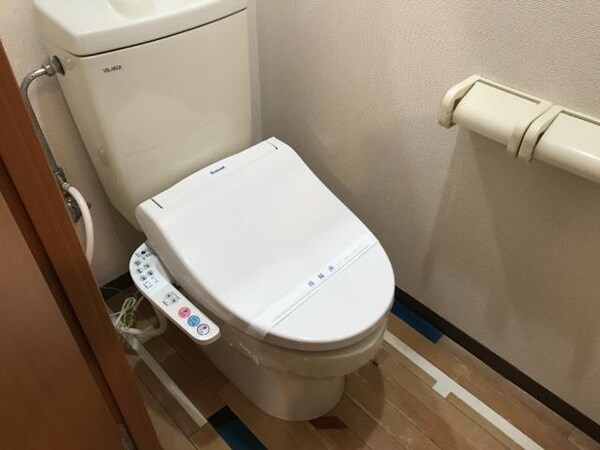 トイレ(シャワー付トイレ)