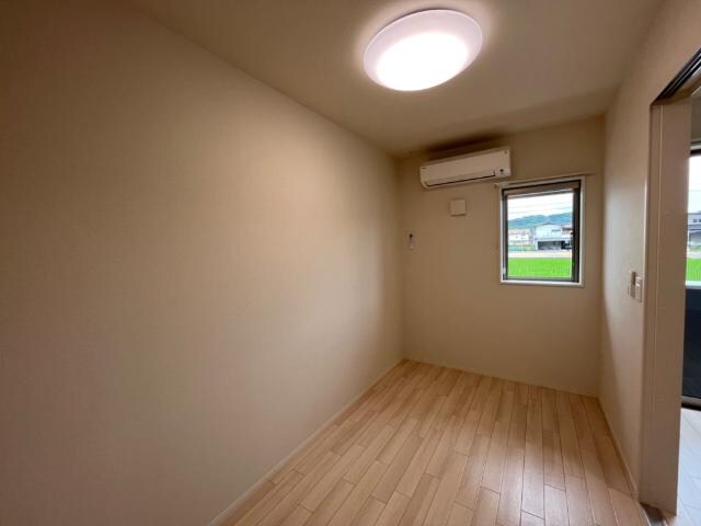 物件内観写真10　(室内)