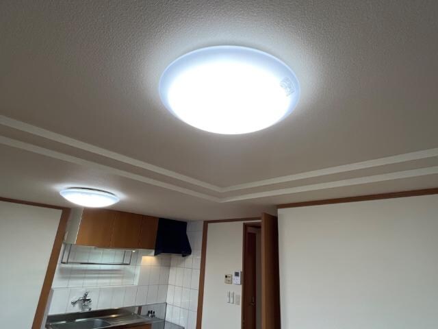 物件内観写真14　(リモコン付LED照明)