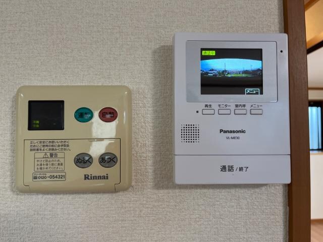 物件内観写真15　(カメラ付インターホン)