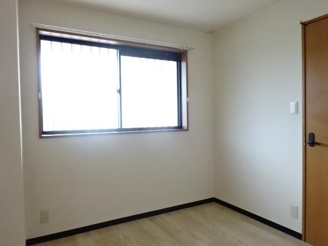 物件内観写真14　(洋室(北側))