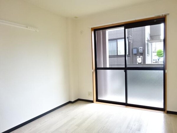 内装他(洋室(南側))